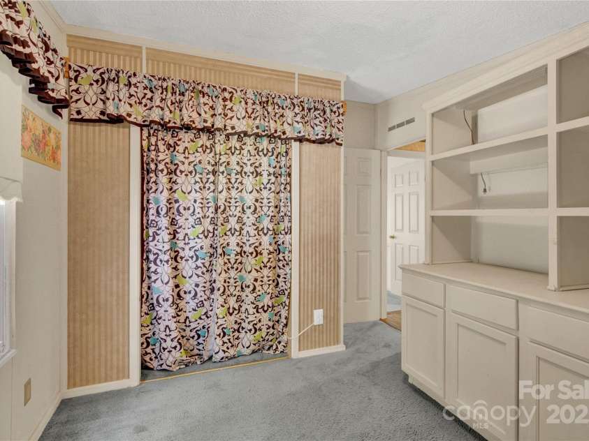 985 Sentinal Oaks Drive, Clover, SC 29710.  MLS# CAR4300320, YatesRealty ID 6991. 