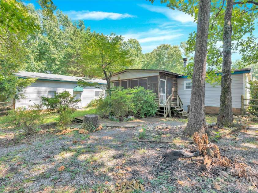 985 Sentinal Oaks Drive, Clover, SC 29710.  MLS# CAR4300320, YatesRealty ID 6991. 
