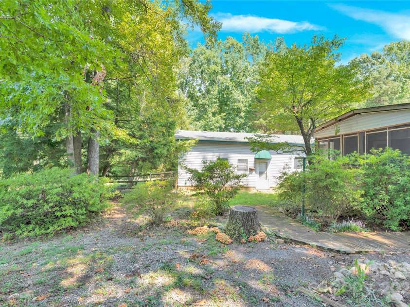 985 Sentinal Oaks Drive, Clover, SC 29710.  MLS# CAR4300320, YatesRealty ID 6991. 