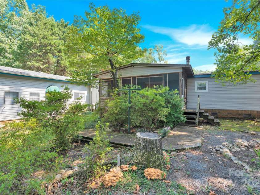 985 Sentinal Oaks Drive, Clover, SC 29710.  MLS# CAR4300320, YatesRealty ID 6991. 