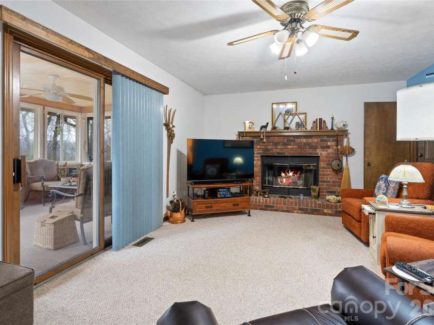 109 Eagle Rock Trail, Hendersonville, NC 28739.  MLS# CAR4353116, YatesRealty ID 6993. 