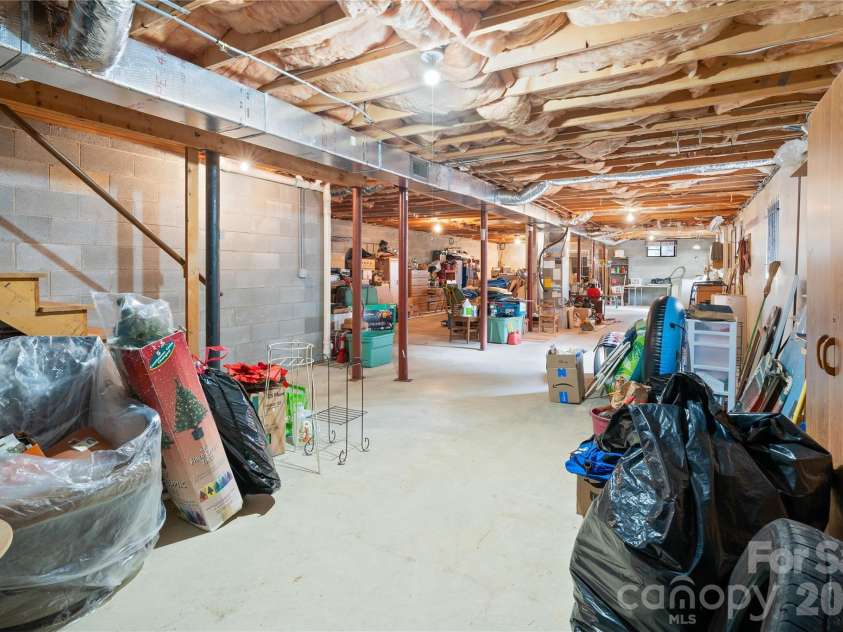 109 Eagle Rock Trail, Hendersonville, NC 28739.  MLS# CAR4353116, YatesRealty ID 6993. 