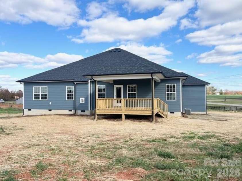 140 Swan Park Lane, Statesville, NC 28625.  MLS# CAR4342903, YatesRealty ID 6997. 