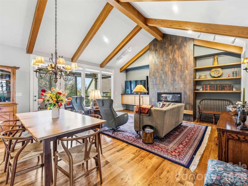 242 Whistlewood Lane, Hendersonville, NC 28739.  MLS# CAR4359475, YatesRealty ID 6998. 