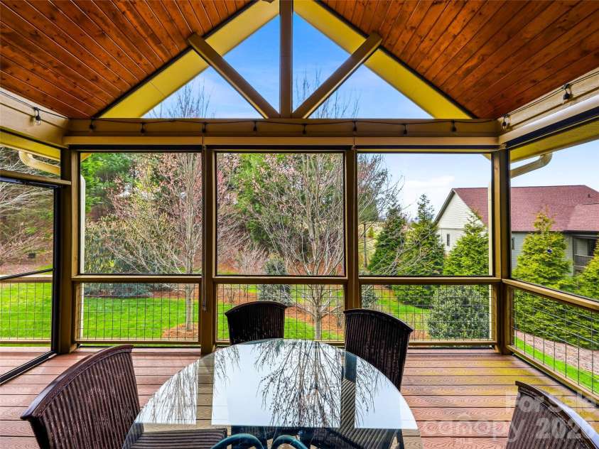 242 Whistlewood Lane, Hendersonville, NC 28739.  MLS# CAR4359475, YatesRealty ID 6998. 