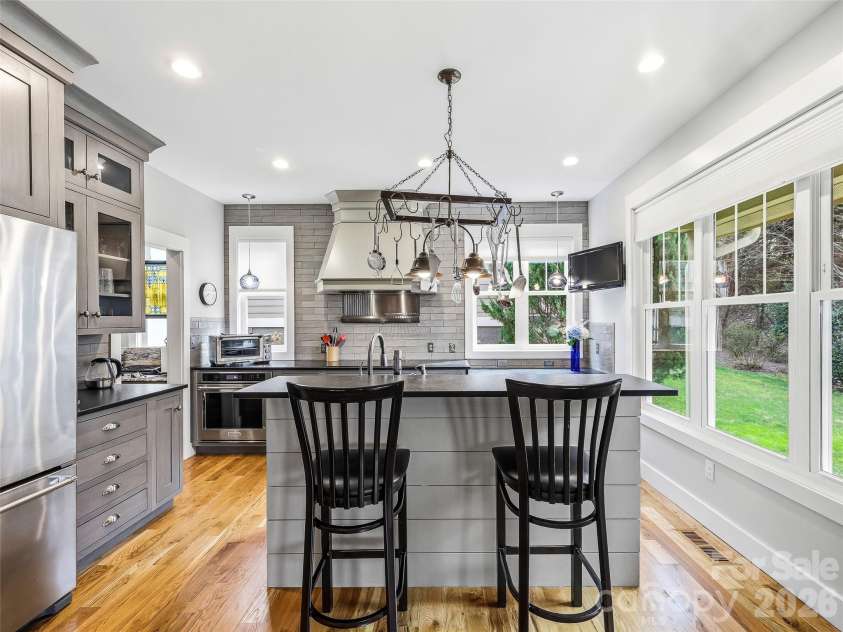 242 Whistlewood Lane, Hendersonville, NC 28739.  MLS# CAR4359475, YatesRealty ID 6998. 