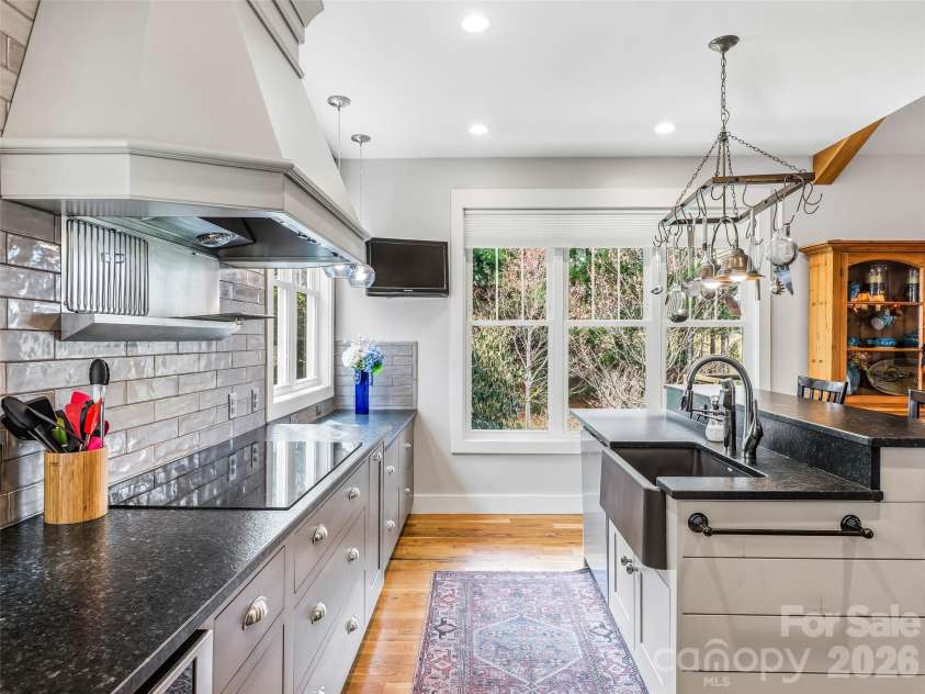 242 Whistlewood Lane, Hendersonville, NC 28739.  MLS# CAR4359475, YatesRealty ID 6998. 