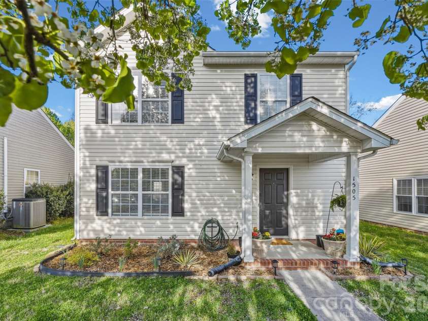 1505 Tuckers Glenn Drive, Rock Hill, SC 29732.  MLS# CAR4358980, YatesRealty ID 6999. 
