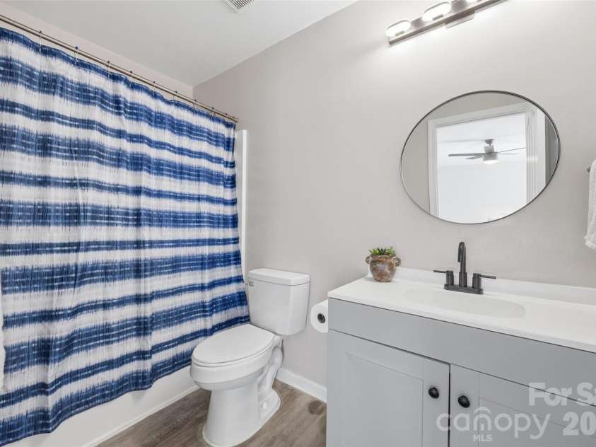 1505 Tuckers Glenn Drive, Rock Hill, SC 29732.  MLS# CAR4358980, YatesRealty ID 6999. En-suite bathroom