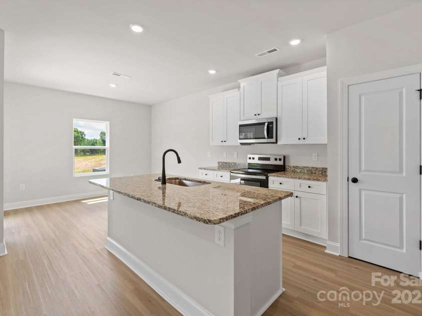 7105 Jerimoth Drive, Charlotte, NC 28215.  MLS# CAR4249556, YatesRealty ID 6999. 