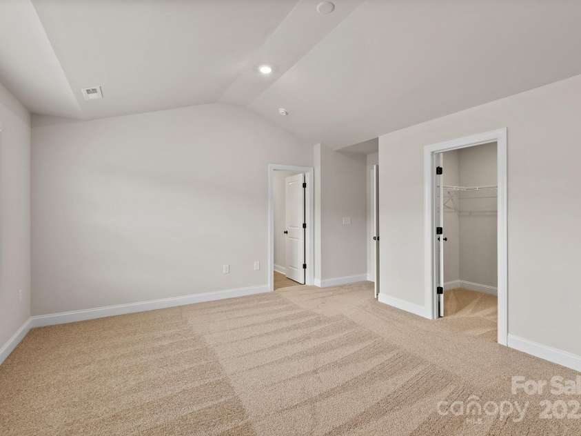 7105 Jerimoth Drive, Charlotte, NC 28215.  MLS# CAR4249556, YatesRealty ID 6999. 