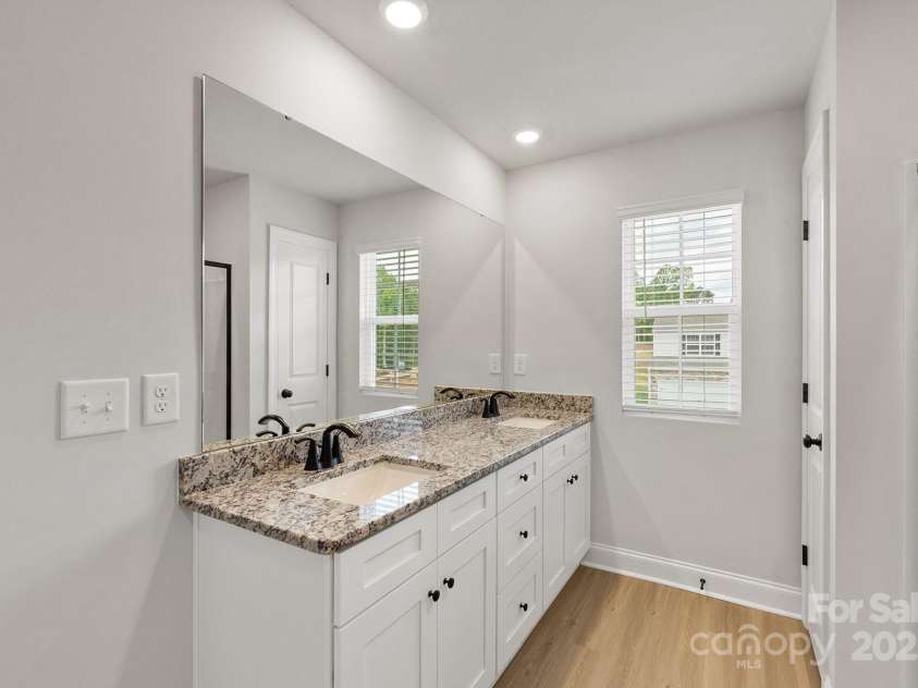 7105 Jerimoth Drive, Charlotte, NC 28215.  MLS# CAR4249556, YatesRealty ID 6999. 