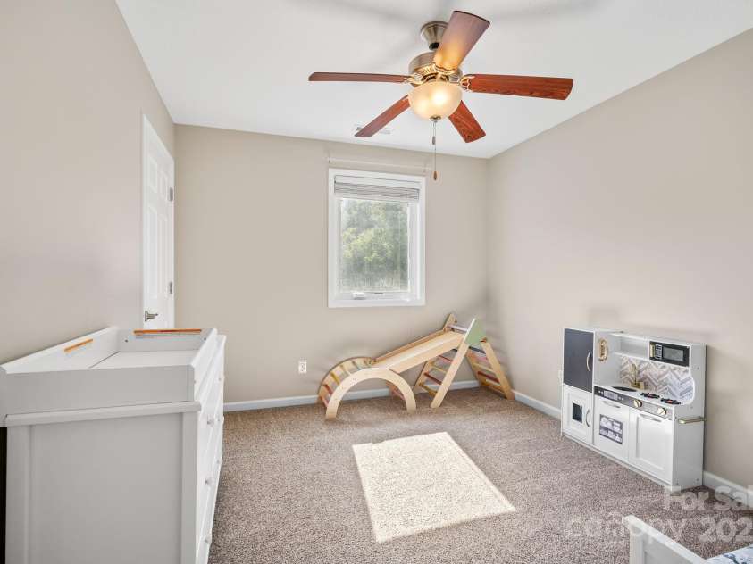 33 English Ivy Road, Asheville, NC 28806.  MLS# CAR4304204, YatesRealty ID 7. 