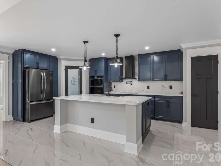 276 Coopers Drive, Hendersonville, NC 28739.  MLS# CAR4416232, YatesRealty ID 700. 
