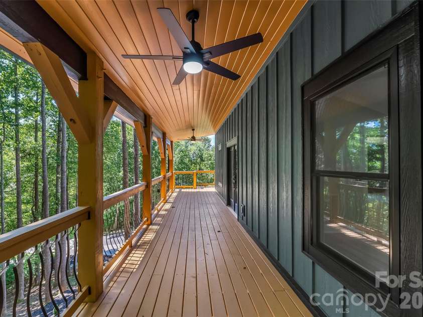 276 Coopers Drive, Hendersonville, NC 28739.  MLS# CAR4416232, YatesRealty ID 700. 