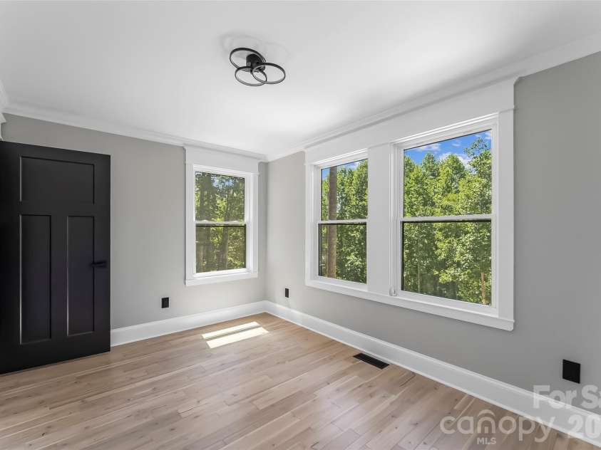 276 Coopers Drive, Hendersonville, NC 28739.  MLS# CAR4416232, YatesRealty ID 700. 