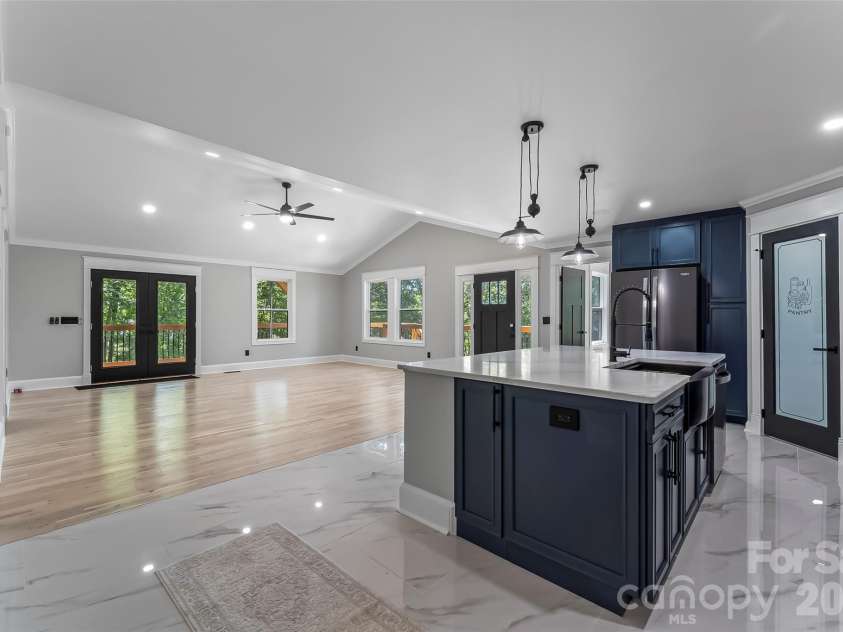 276 Coopers Drive, Hendersonville, NC 28739.  MLS# CAR4416232, YatesRealty ID 700. 