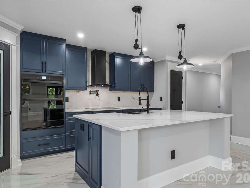 276 Coopers Drive, Hendersonville, NC 28739.  MLS# CAR4416232, YatesRealty ID 700. 