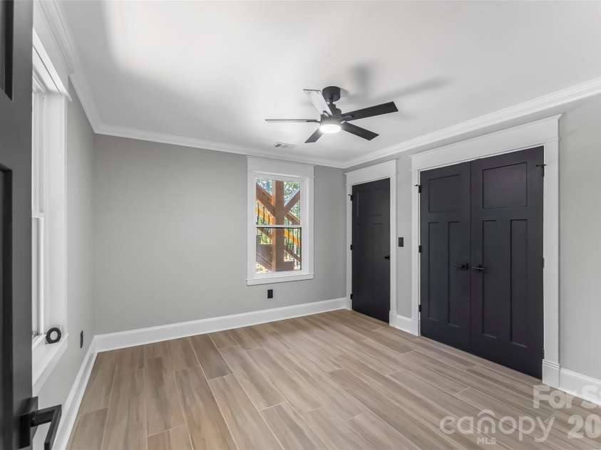 276 Coopers Drive, Hendersonville, NC 28739.  MLS# CAR4416232, YatesRealty ID 700. 