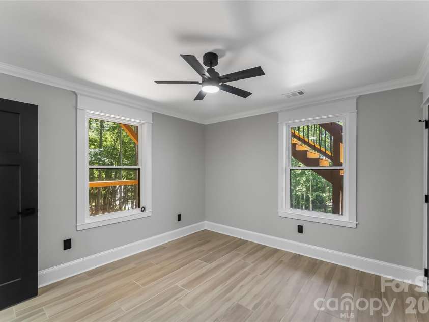 276 Coopers Drive, Hendersonville, NC 28739.  MLS# CAR4416232, YatesRealty ID 700. 