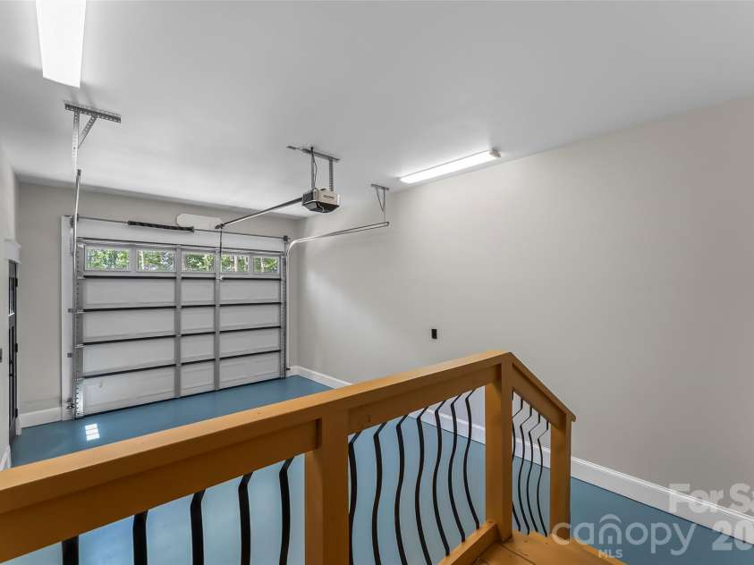 276 Coopers Drive, Hendersonville, NC 28739.  MLS# CAR4416232, YatesRealty ID 700. 