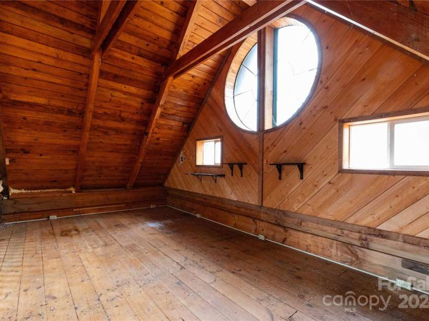 298 Turkey Creek Road, Leicester, NC 28748.  MLS# CAR4112849, YatesRealty ID 700. Loft