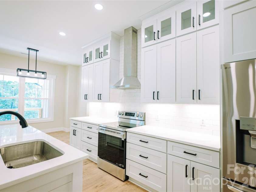 2031 Piper Ridge Drive, Lenoir, NC 28645.  MLS# CAR4316879, YatesRealty ID 7000. 