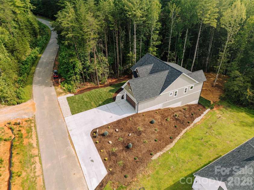2031 Piper Ridge Drive, Lenoir, NC 28645.  MLS# CAR4316879, YatesRealty ID 7000. 