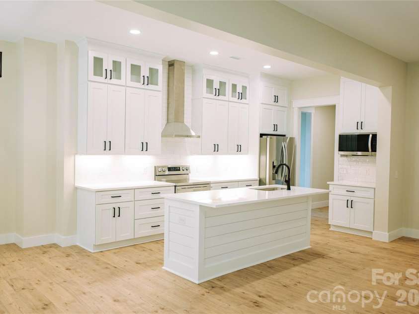 2031 Piper Ridge Drive, Lenoir, NC 28645.  MLS# CAR4316879, YatesRealty ID 7000. 
