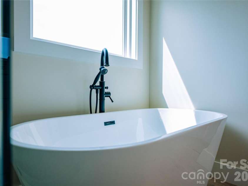 2031 Piper Ridge Drive, Lenoir, NC 28645.  MLS# CAR4316879, YatesRealty ID 7000. 