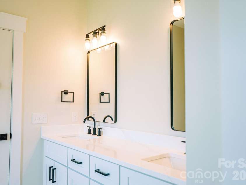 2031 Piper Ridge Drive, Lenoir, NC 28645.  MLS# CAR4316879, YatesRealty ID 7000. 