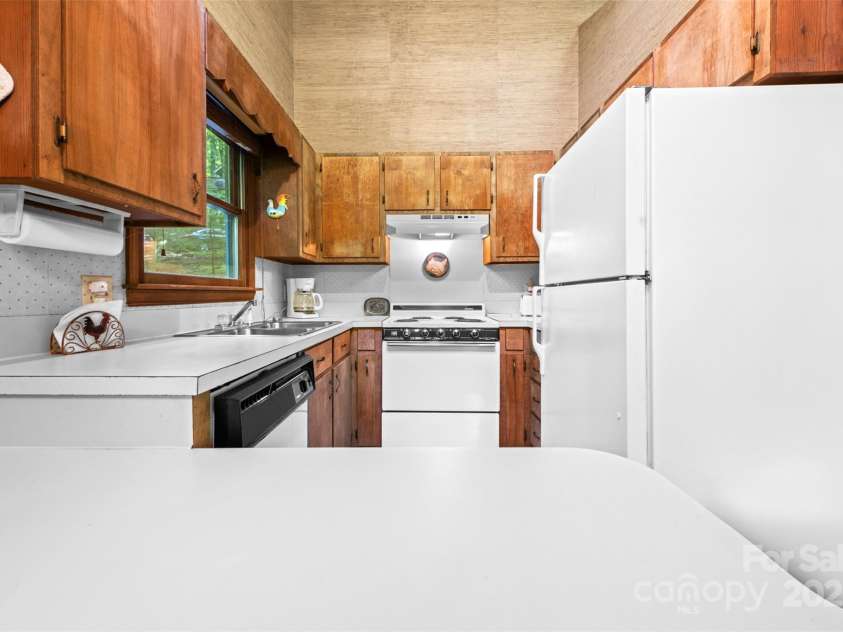 212 Saddle Lane, Deep Gap, NC 28618.  MLS# CAR4262907, YatesRealty ID 7001. 