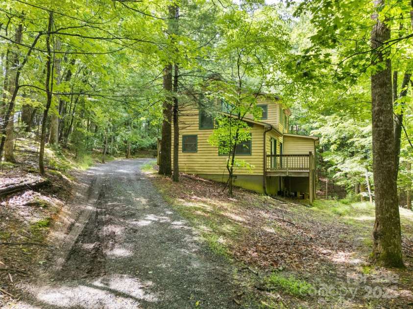 212 Saddle Lane, Deep Gap, NC 28618.  MLS# CAR4262907, YatesRealty ID 7001. 