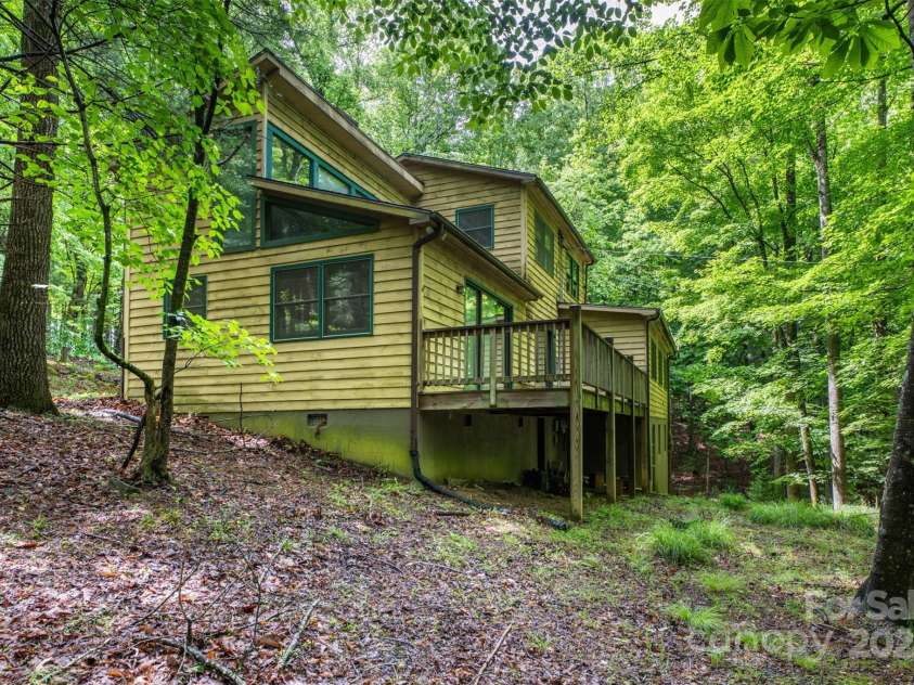 212 Saddle Lane, Deep Gap, NC 28618.  MLS# CAR4262907, YatesRealty ID 7001. 