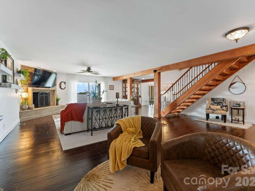 20732 Eastpoint Drive, Cornelius, NC 28031.  MLS# CAR4340192, YatesRealty ID 7002. 