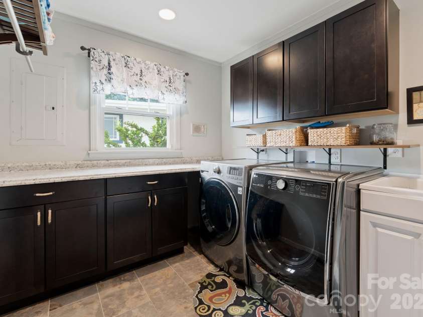 20732 Eastpoint Drive, Cornelius, NC 28031.  MLS# CAR4340192, YatesRealty ID 7002. Laundry