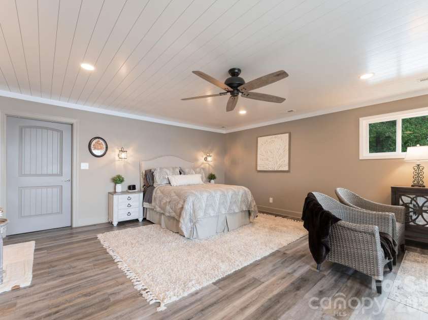 20732 Eastpoint Drive, Cornelius, NC 28031.  MLS# CAR4340192, YatesRealty ID 7002. Primary Bedroom
