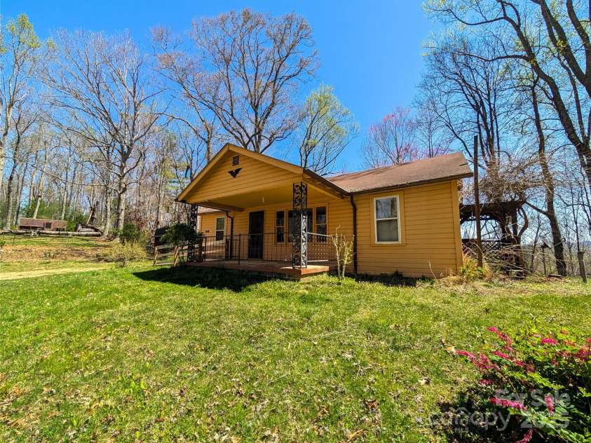 190 Rector Hill Road, Burnsville, NC 28714.  MLS# CAR4248105, YatesRealty ID 7003. 