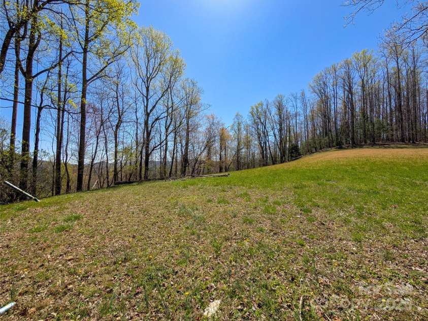 190 Rector Hill Road, Burnsville, NC 28714.  MLS# CAR4248105, YatesRealty ID 7003. 