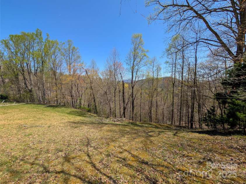 190 Rector Hill Road, Burnsville, NC 28714.  MLS# CAR4248105, YatesRealty ID 7003. 