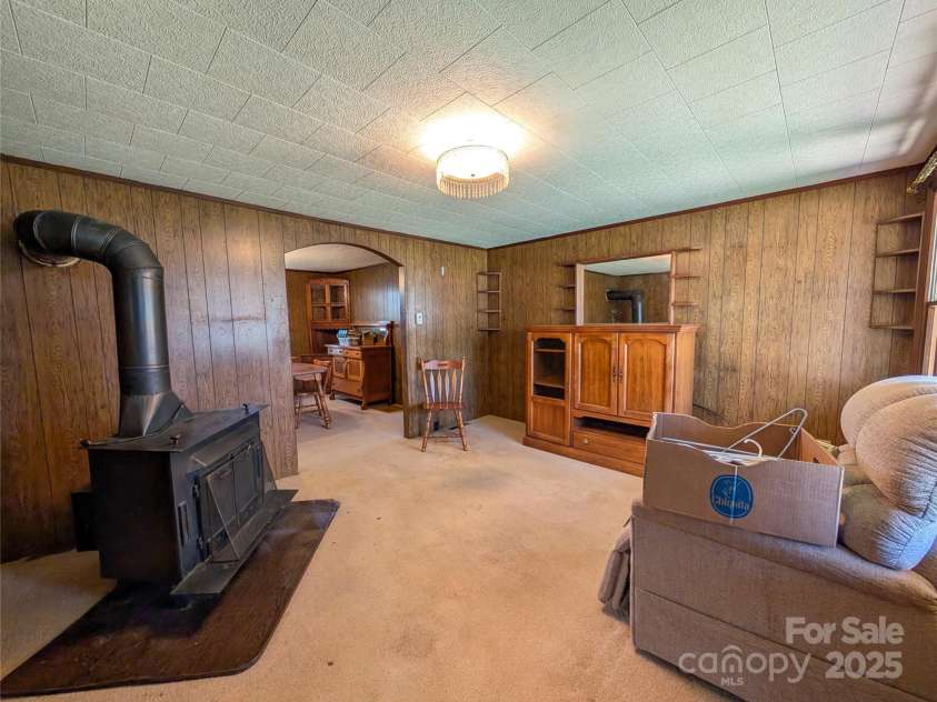 190 Rector Hill Road, Burnsville, NC 28714.  MLS# CAR4248105, YatesRealty ID 7003. 