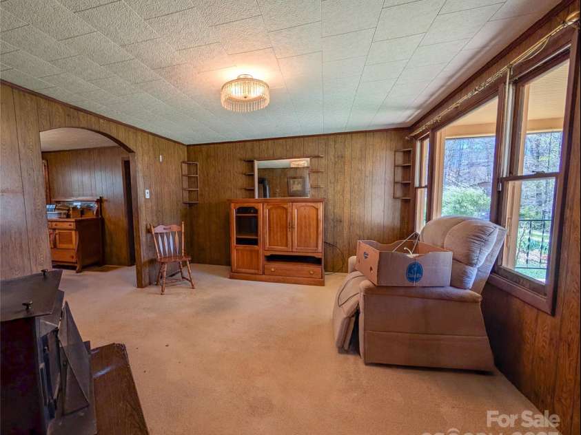 190 Rector Hill Road, Burnsville, NC 28714.  MLS# CAR4248105, YatesRealty ID 7003. 