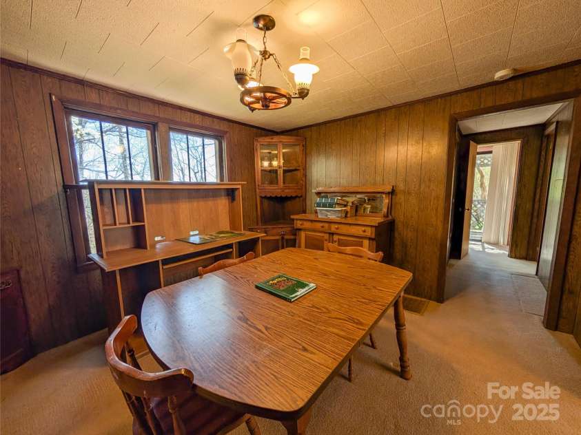 190 Rector Hill Road, Burnsville, NC 28714.  MLS# CAR4248105, YatesRealty ID 7003. 