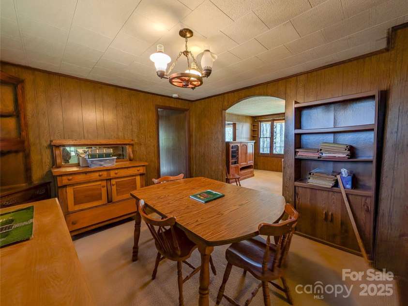 190 Rector Hill Road, Burnsville, NC 28714.  MLS# CAR4248105, YatesRealty ID 7003. 