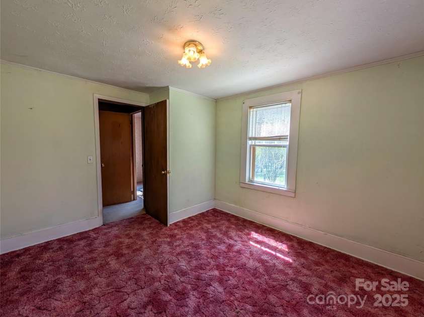 190 Rector Hill Road, Burnsville, NC 28714.  MLS# CAR4248105, YatesRealty ID 7003. 