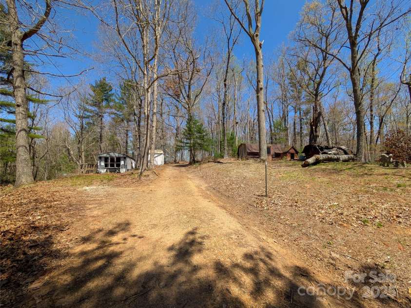 190 Rector Hill Road, Burnsville, NC 28714.  MLS# CAR4248105, YatesRealty ID 7003. 