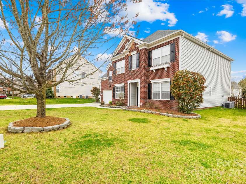 10223 Kelso Court, Charlotte, NC 28278.  MLS# CAR4234539, YatesRealty ID 7005. 