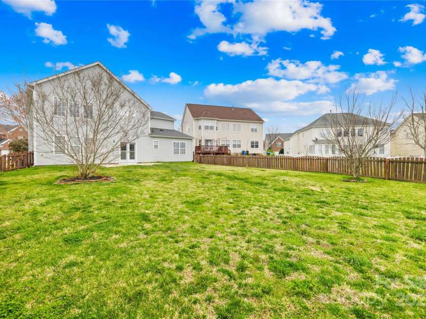 10223 Kelso Court, Charlotte, NC 28278.  MLS# CAR4234539, YatesRealty ID 7005. 