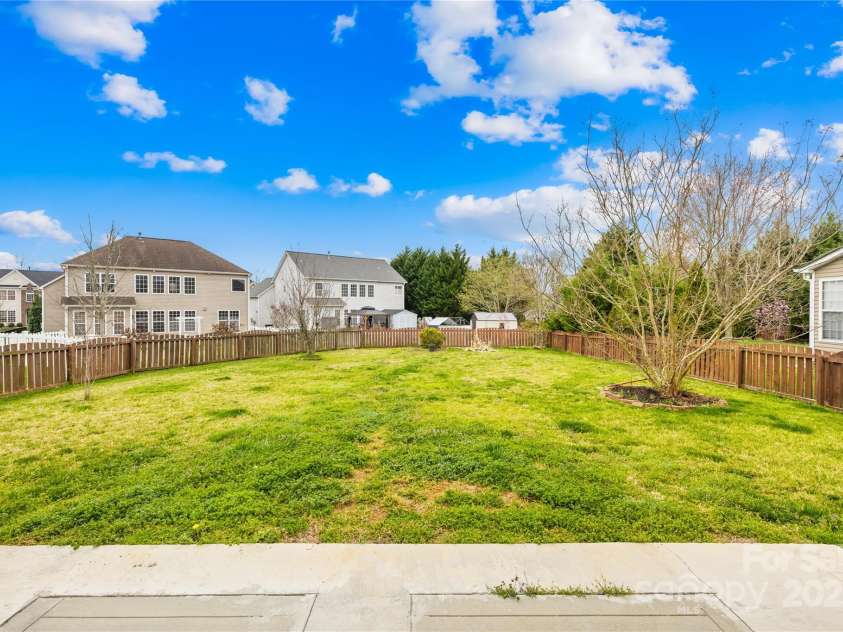 10223 Kelso Court, Charlotte, NC 28278.  MLS# CAR4234539, YatesRealty ID 7005. Flat fenced backyard