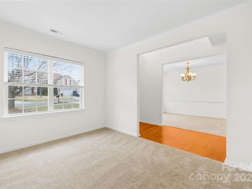 10223 Kelso Court, Charlotte, NC 28278.  MLS# CAR4234539, YatesRealty ID 7005. Living Room